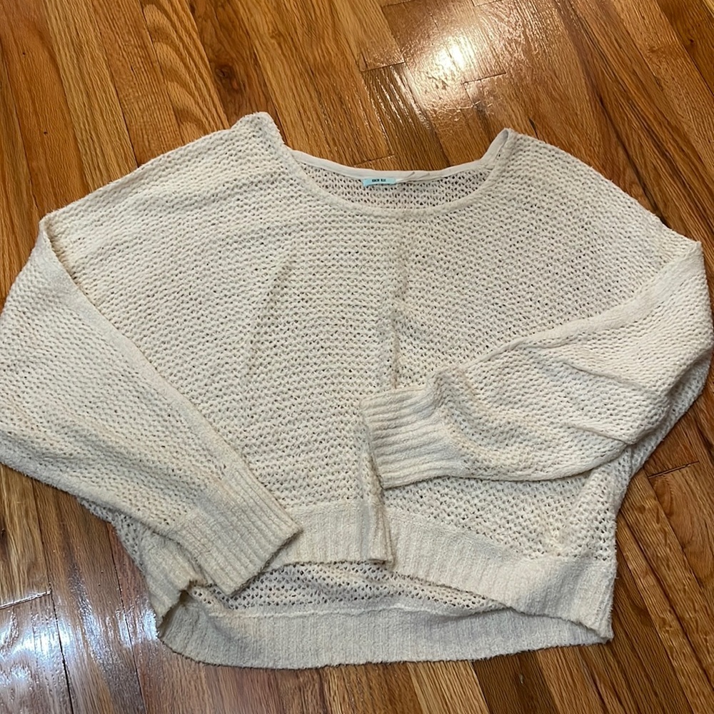 Kimchi Blue. Sweater. Size M.